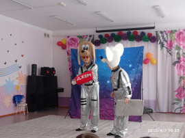 Спектакль "Белка и Стрелка космическая дружба" Спектакль "Белка и Стрелка космическая дружба".